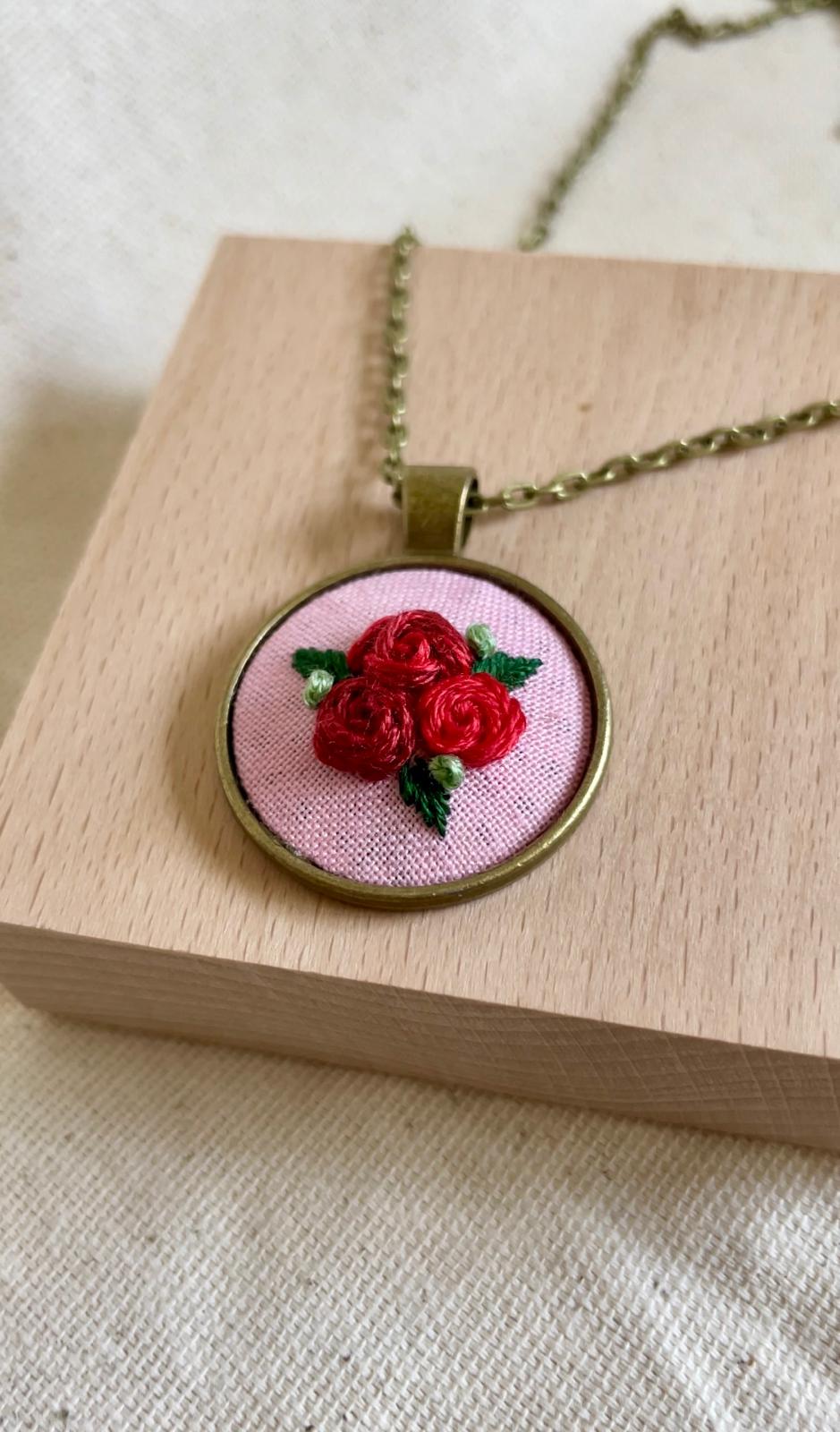 Necklace - Roses